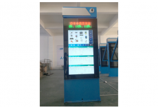 荊門電子站牌LED+LCD顯示形式根據(jù)客戶定制而來，著重強調(diào)到站車輛及電子站名